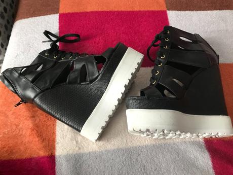 Topanky designerske, vel. 7     zn. privileged, 37