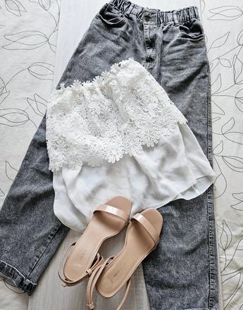 Biely top s čipkou, s