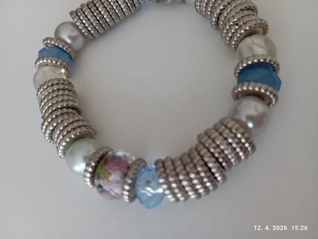 Náramok na gumičke, 