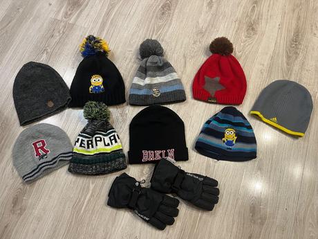 Čiapky + rukavice, cca do 10 rokov, 140