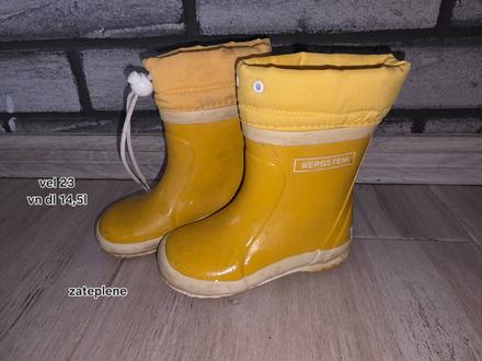 Gumaky, bergstein,23