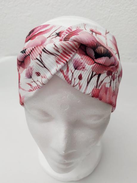 Čelenka z rebrovaného úpletu,