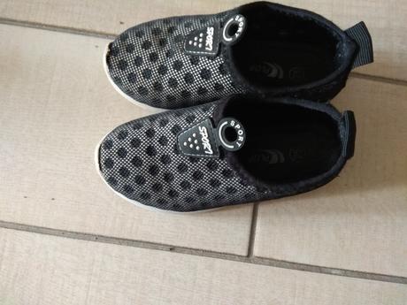 Čierne tenisky vzdušné, 24