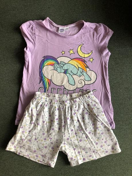 Predám 2 - dielne pyžamo, 134