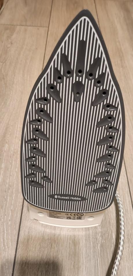 Žehlička russell hobbs 2600w,model 20562-56, 