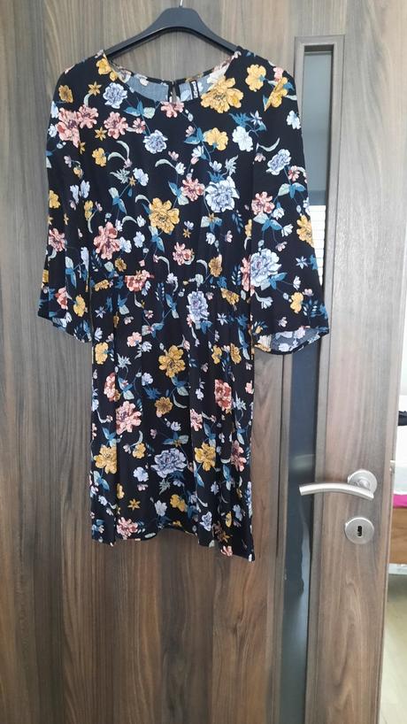 Šaty kvety, takko,38