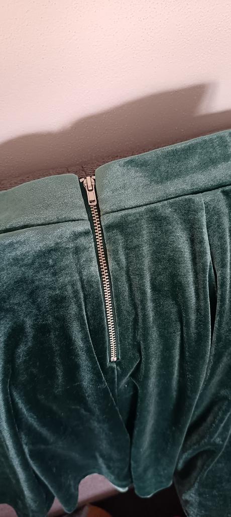 Zamatová, smaragdová sukňa, h&m,xs