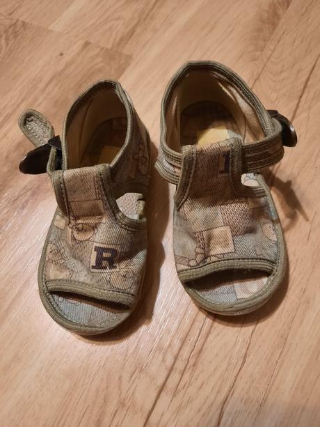 Papučky na pracku, <17