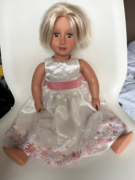 Ourgeneration bábika, 