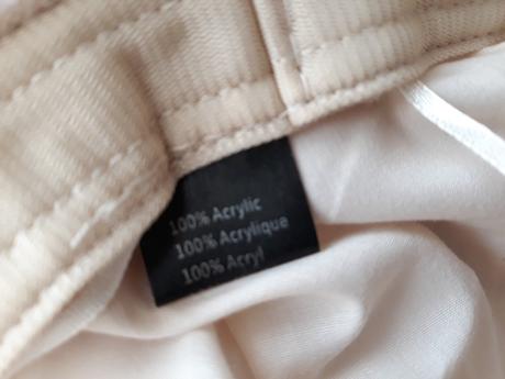 Smotanový klobúčik s uškami, s