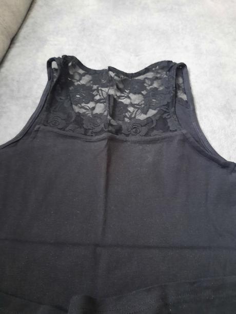 Čierne tielko s čipkou, house,s