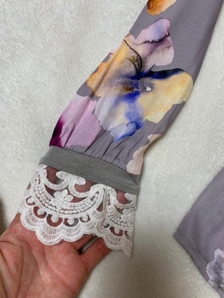 Hodvábna blúzka s čipkou zn. magenta, m