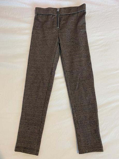 Leginy, reserved,122