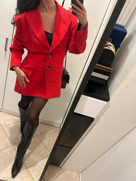 Červené lux. sako, 
