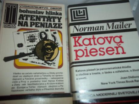 Tri staršie vydania románov, kus 1 euro,