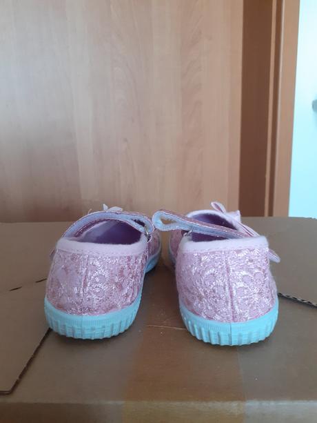 Sandalky, cupcake,24