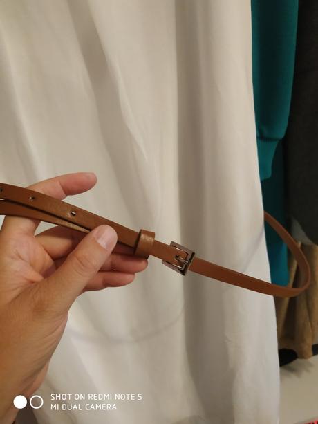 Biele minišaty s opaskom - l/ xl, l