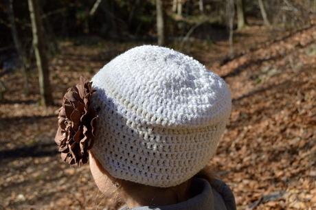 Háčkovaná čiapočka s kvetom, <50 - 158