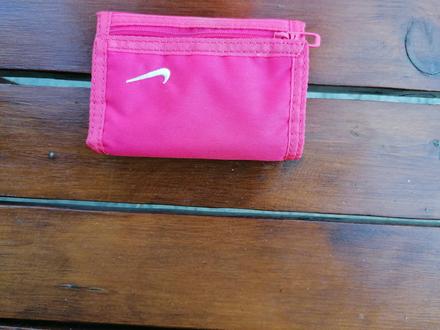 Dámska peňaženka, nike