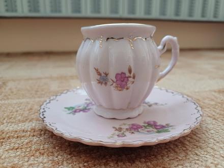 Ružový porcelán - šálka s podšálkou, 