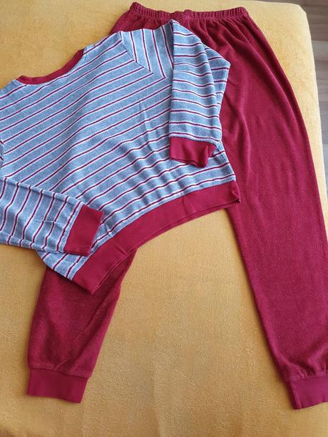 Froté pyžamo č. 146/152, 146