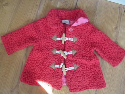 Červený kabátik, next,68