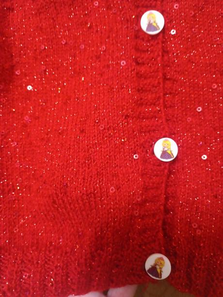 Sviatočný svetrik, 128