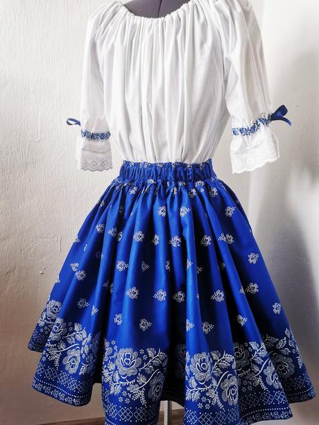 Folklorne sety, <50 - xxxl