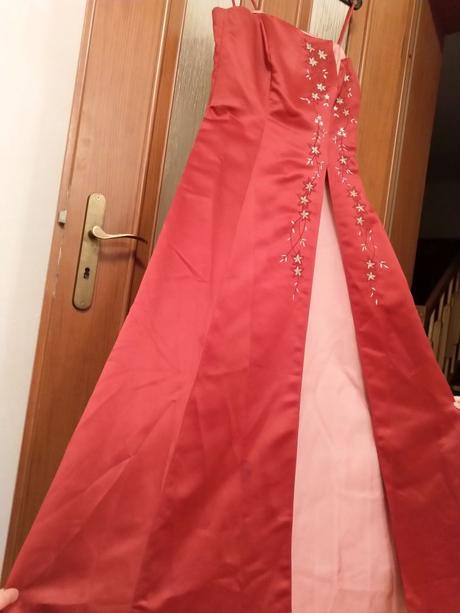 Dlhé spoločenské šaty, m