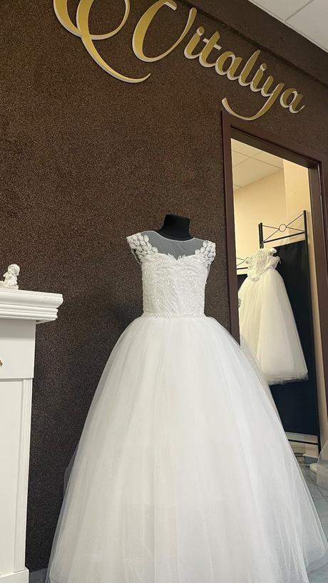 Šaty na prijimanie, 140