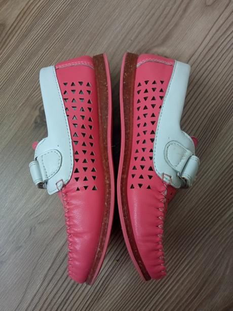 Dievčenské topánky, 31