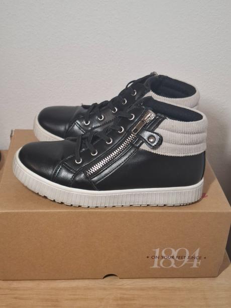 Predám baťa členkové topánky veľ. 32, baťa,32