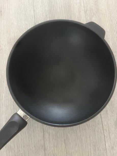 Wok panvica s titanovym povrchom, 