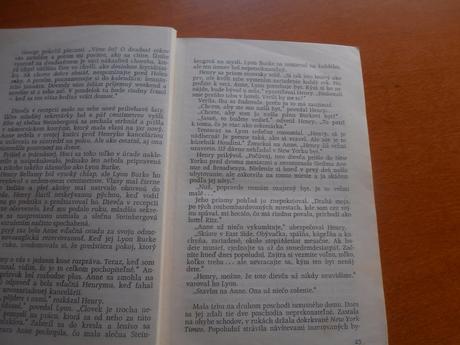 Kniha   údolie bábik, 