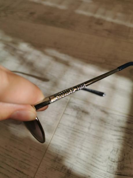 Slnečné okuliare, gate