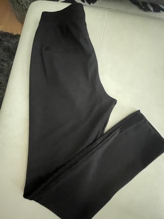 Čierne nohavicove leginy, esmara,s