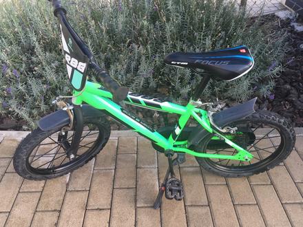 Dinobikes 16 s pomocnymi kolieskami, 16