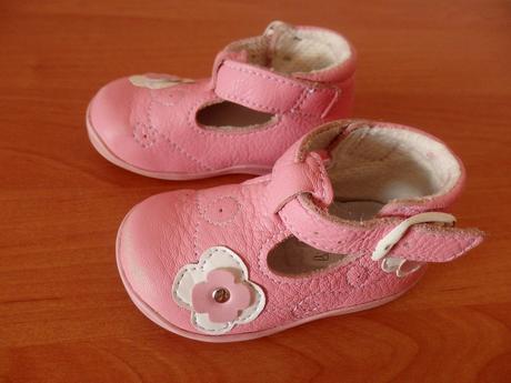 Krasne topanocky na prvu chodzu, 17