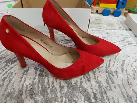 Červené lodicky, 40