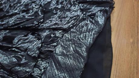 Spoločenské šaty, lesklé čierno strieborné ,veľk.m, zara,m