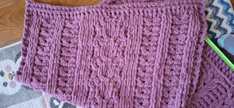 Fialová puffy deka, 