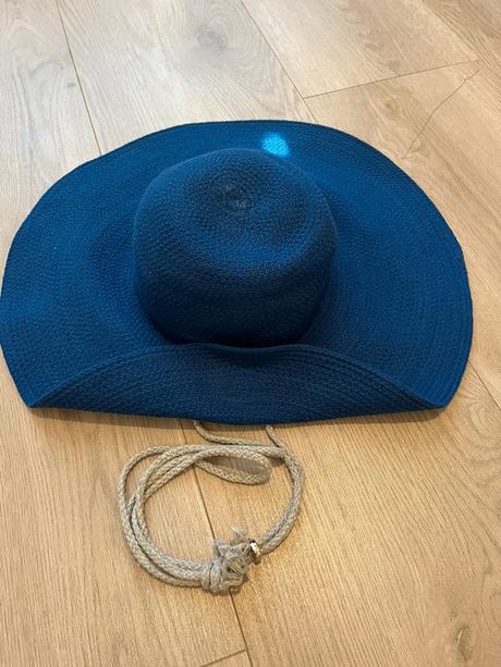 Krásny modrý bavlnený klobúk, 