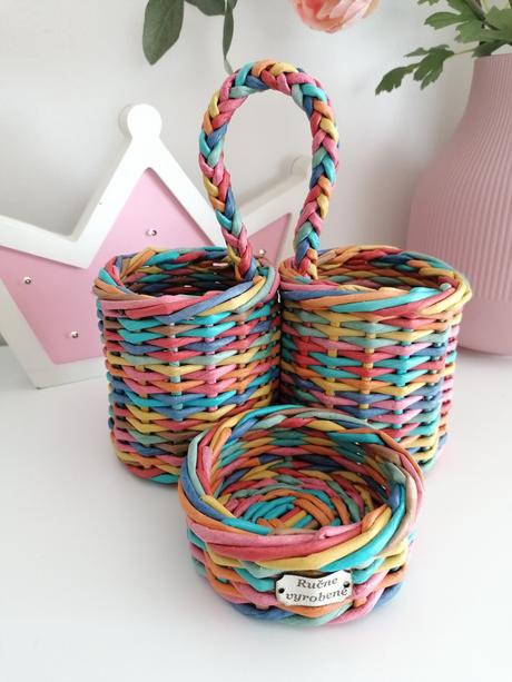 Farebný veselý stojan na písacie potreby, 