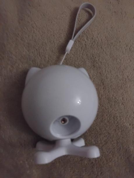 Hračka s červeným senzorom pre mačky zĺava,