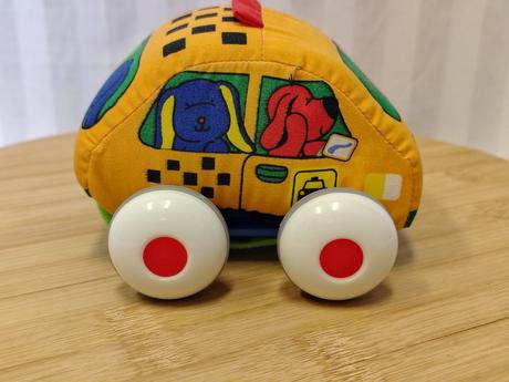 Naťahovacie autíčko taxík, melissa & doug, r. 2015,