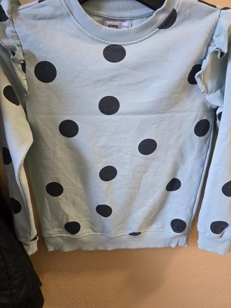 Bodkovana mikinka, sinsay,140