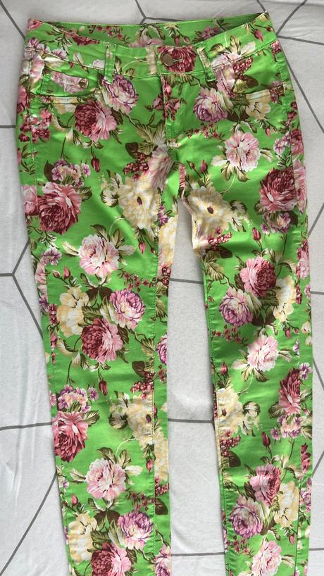 Slimky - skoro nenosené, 158