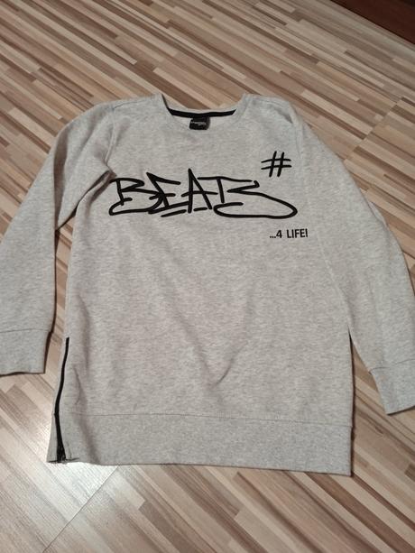 Predam dievčenskú predĺženú mikinu, chapter young,146