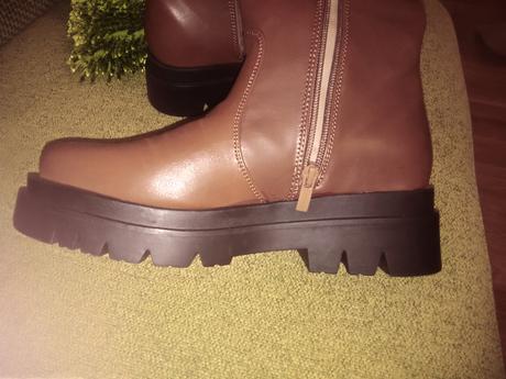 Nové čižmičky, 38