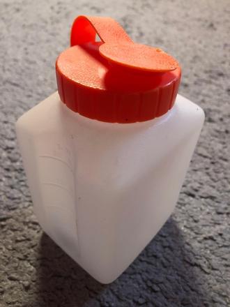 Plastová nádoba na tekutiny 500ml, 